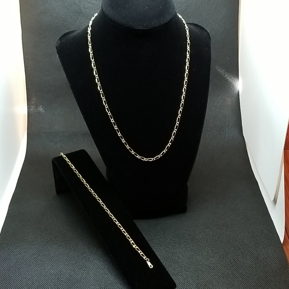 Necklace and bracelet